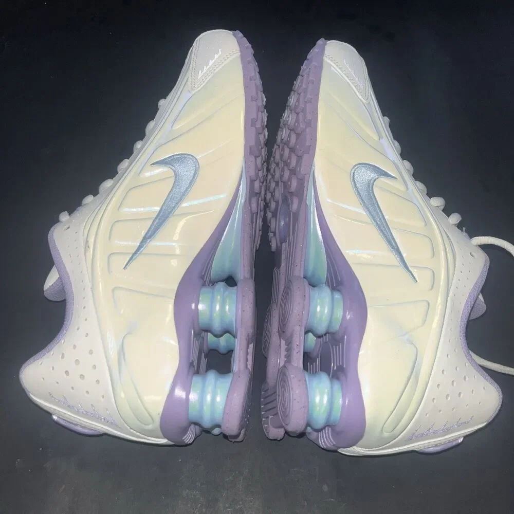 Ih4050-001 Nike Shox R4 Soft Pearl Hydrangeas Size 6.5